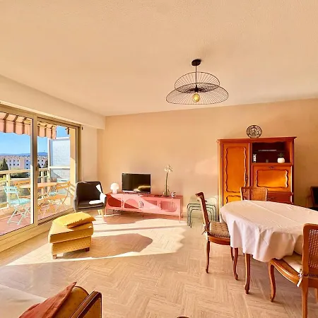 T3 Piscine, Parking, Proche Des Plages Apartment *