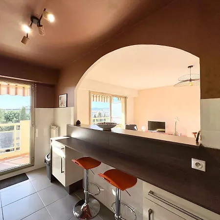 T3 Piscine, Parking, Proche Des Plages Apartment