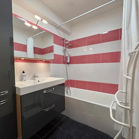 Apartment T3 Piscine, Parking, Proche Des Plages